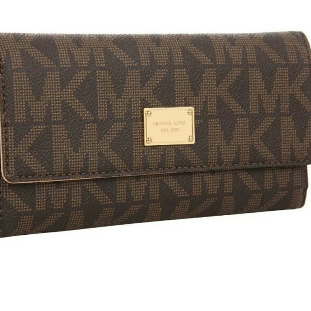 Michael kors wallet